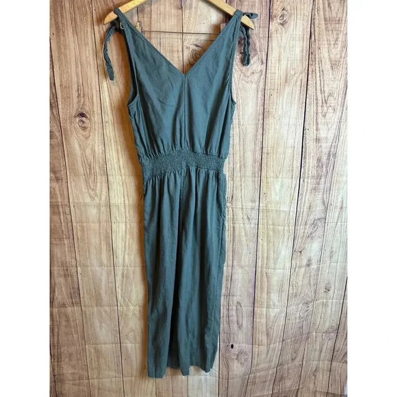 A New Day Target V-neck Jumpsuit Olive Green Adjustable Straps Pockets Size S - Picture 6 of 6